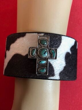 Southwest Boho Wide Cuff Bracelet Turquoise Stone Aged Silver Faux Cowhide